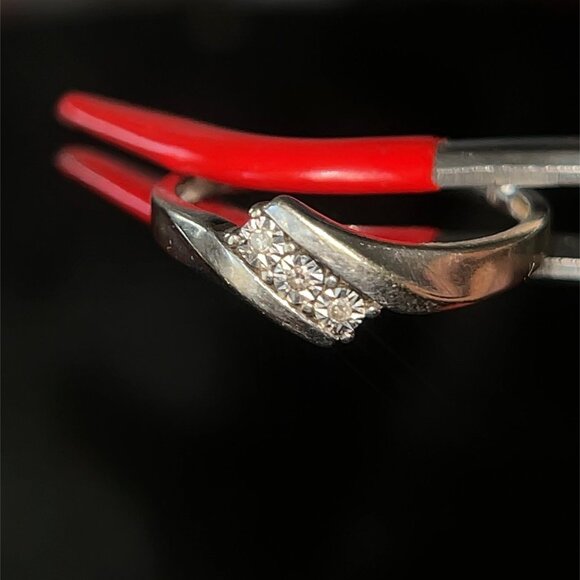 10K White Gold 3-Small Diamonds Ring - Picture 9 of 11